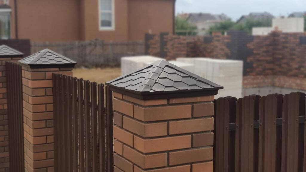 Колпак Zking Эверест Коричневый на столб 1.5х1.5 кирпича (390х390мм) в Белой Калитве фото