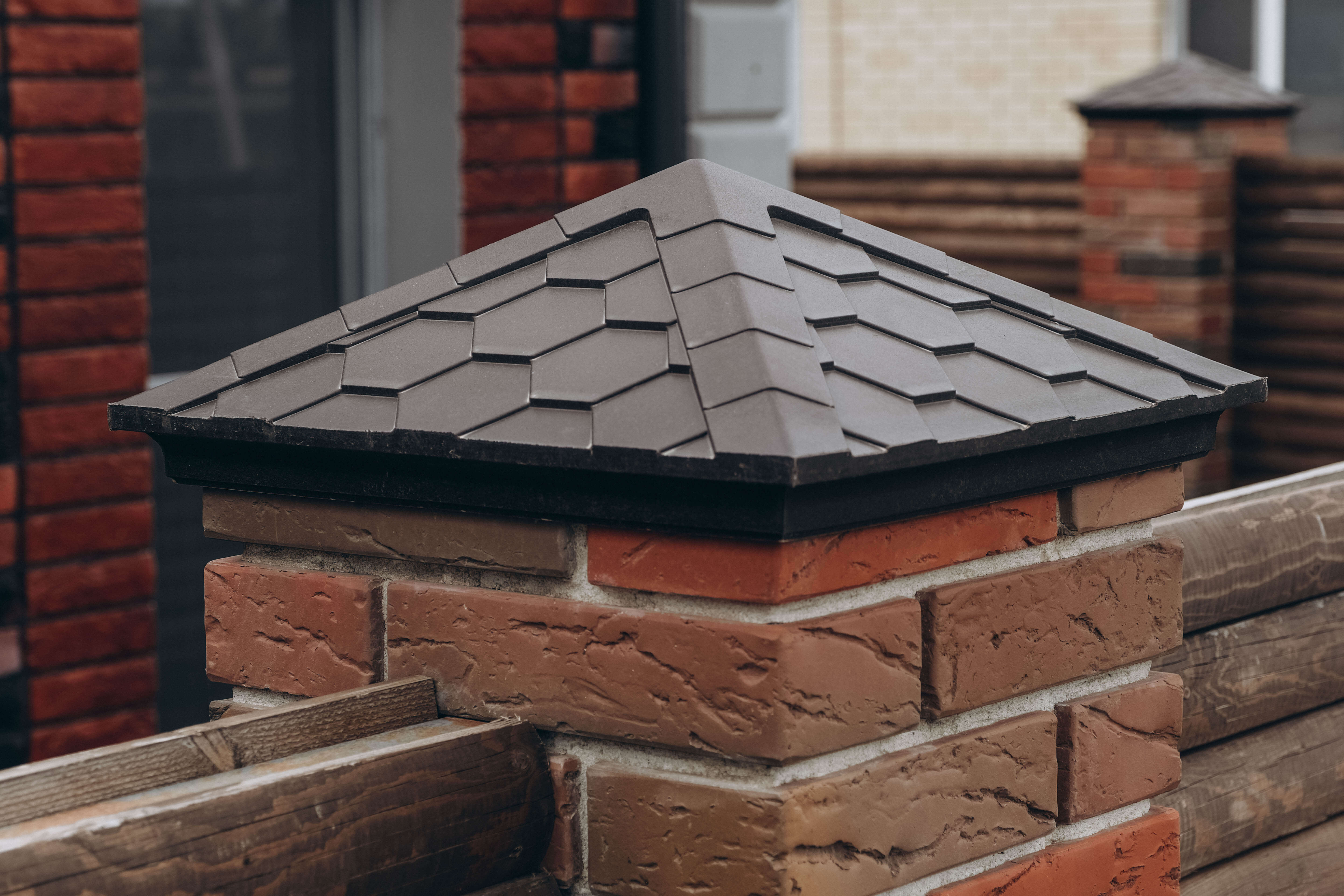 Колпак Zking Эверест Коричневый на столб 1.5х1.5 кирпича (390х390мм) в Белой Калитве фото